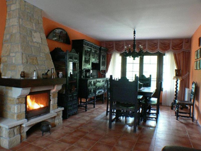 Hotel Rural El Fondon Soto De Agues Kültér fotó